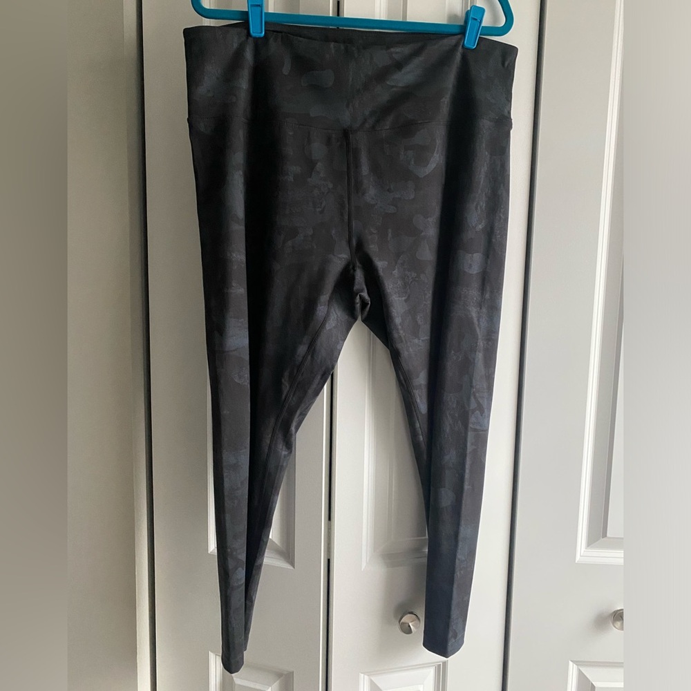 Zella Women’s 2X Gray Camo Legging